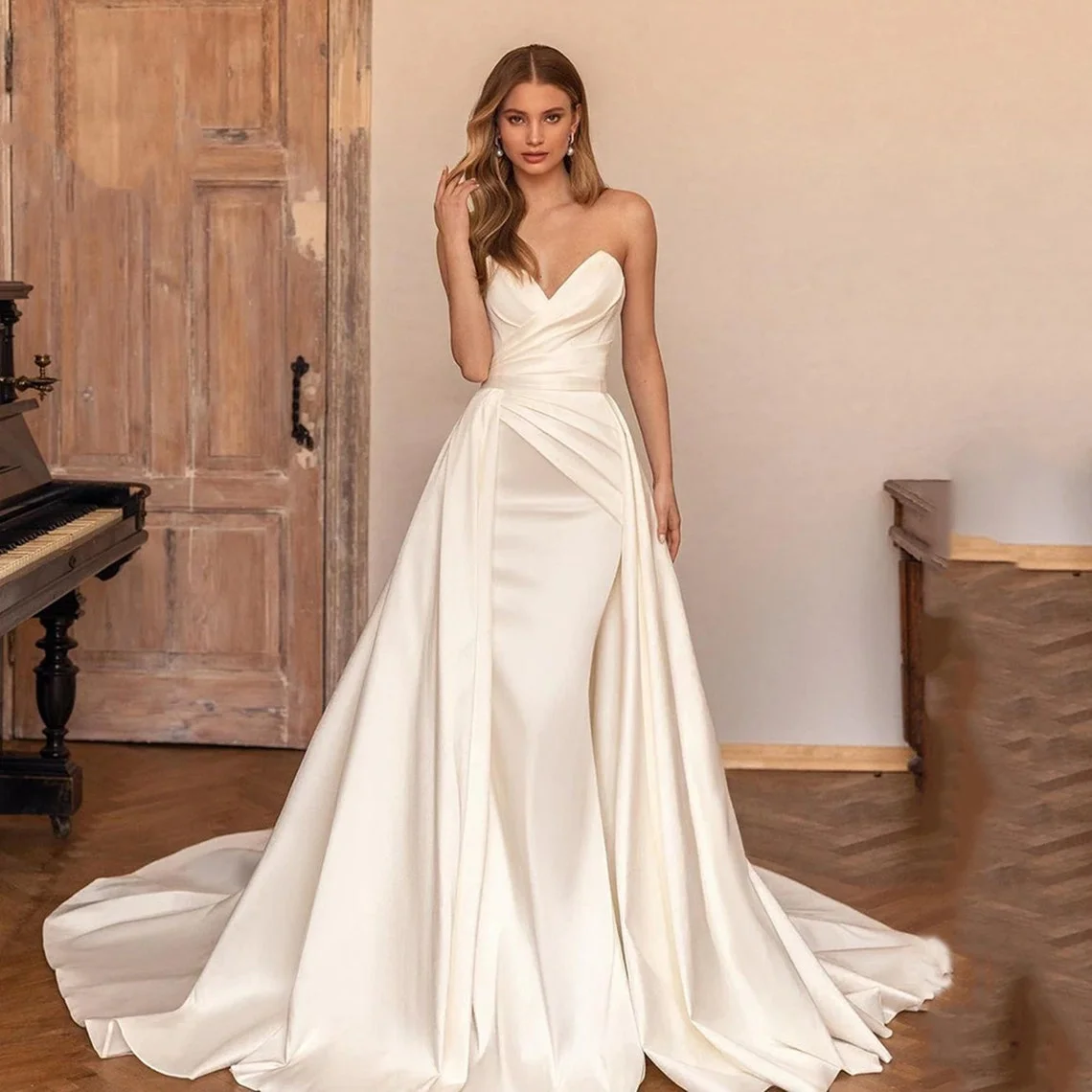 

Elegant A-line Satin Wedding Dress With Detachable Skirt Sweetheart Bridal Gowns Sleveless Backless Robe De Soirée De Mariage