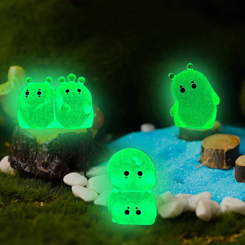 Светящаяся миниатюрная фигурка инопланетянина