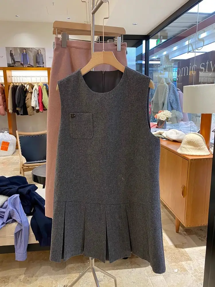 Серое платье без рукавов женское раннее осеннее дизайнерское в стиле ретро