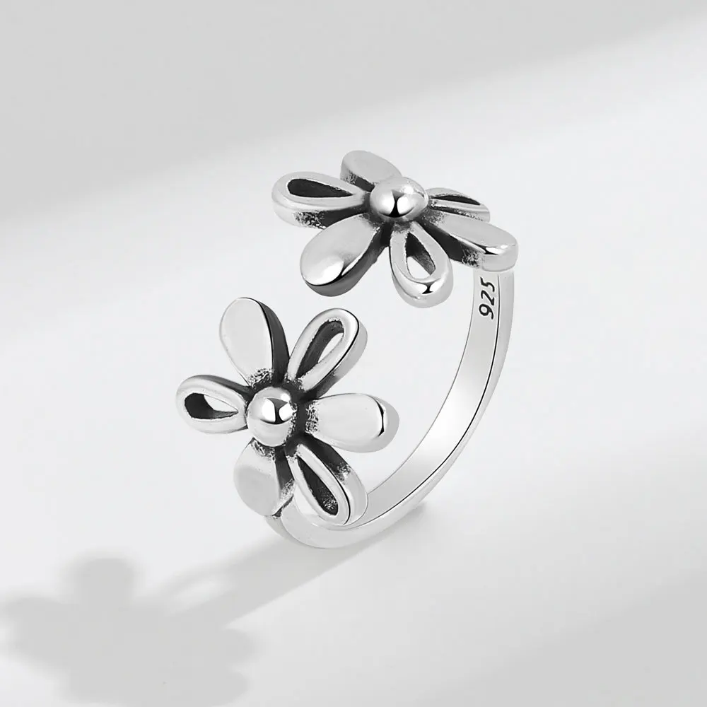 

Vintage Daisy Rings For Women Cute Flower Ring Adjustable Open Cuff Wedding Engagement Rings Gothic Jewelry Bague