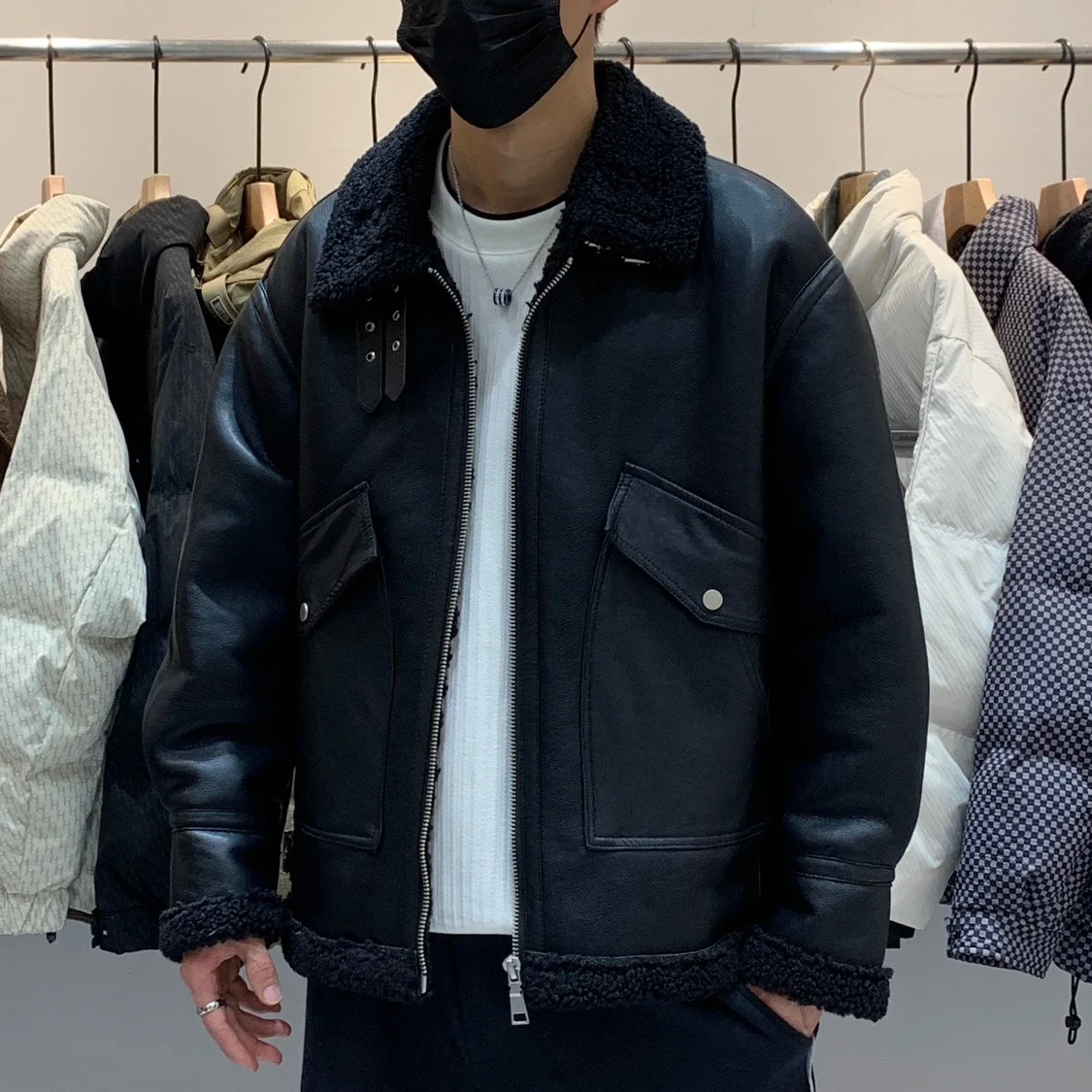 Зимняя корейская мужская кожаная куртка с лацканами и мехом универсальная