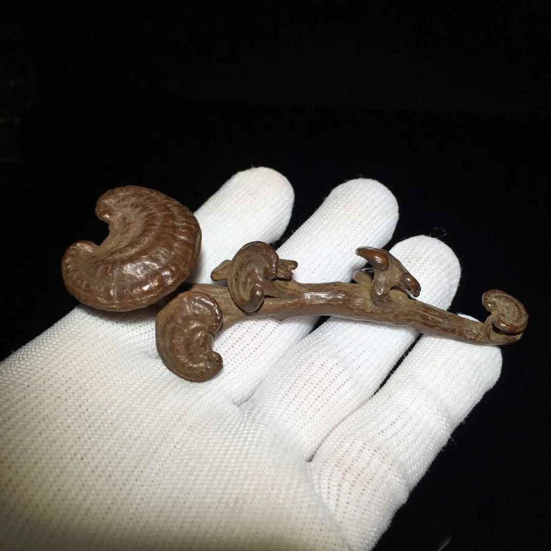 

Vintage Purple Copper Carved Lingzhi Tea Art Decorative Ornaments