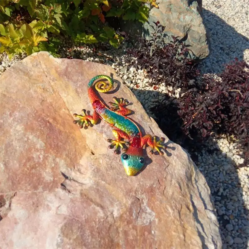 

Metal Red Gecko Wall Decoration with Glass for Home and Garden Statues Sculptures Miniatures Fairy Ornaments Patio Yard