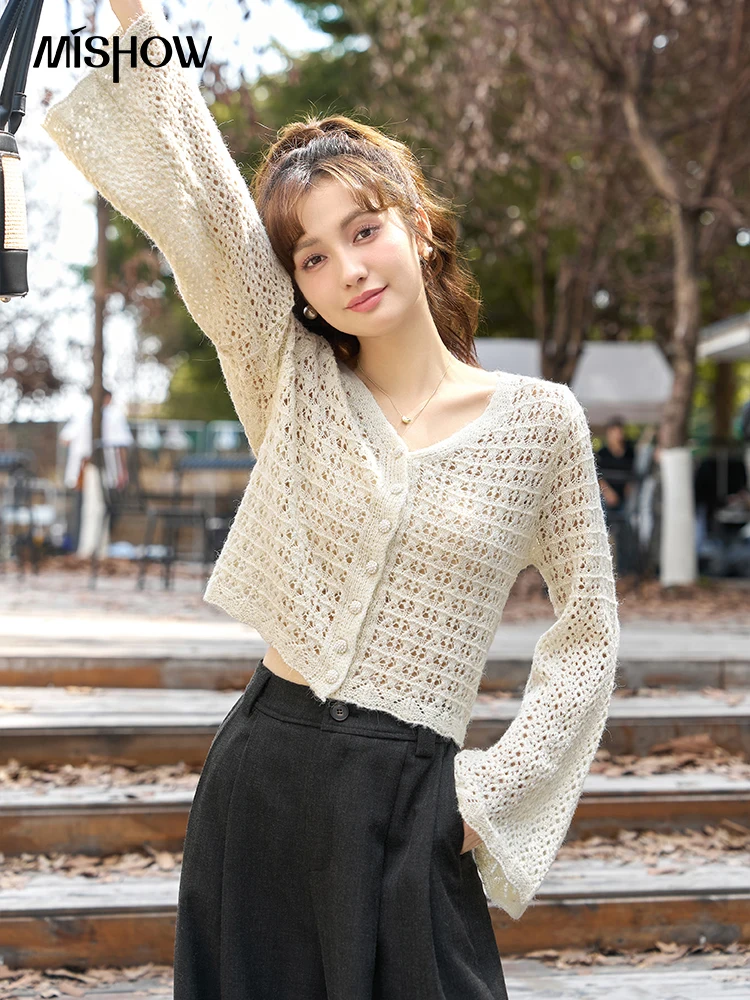 

MISHOW French Hollow Out Knitted Cardigan 2023 Autumn Flare Sleeve Vintage Loose V-Neck female Single Breasted Top MXC41Z0164