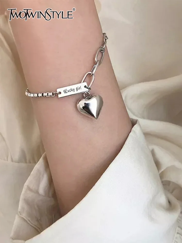  TWOTWINSTYLE Fashion Bracelet For Women Asymmetrical Individuality Design Patchwork Heart Vintage Solid Accessories Female Style 