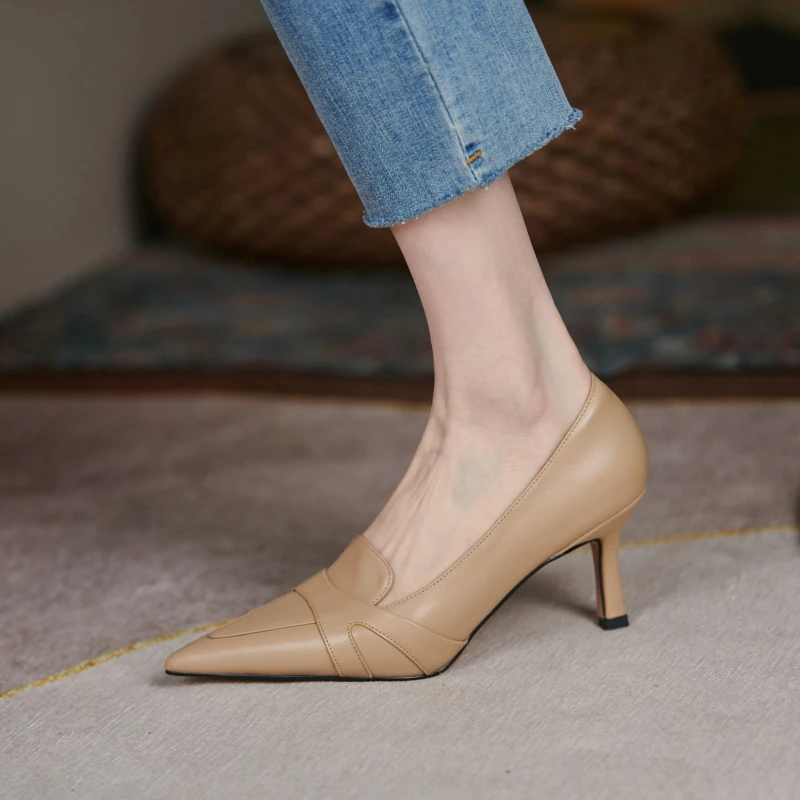 

Женские туфли на высоком каблуке, с острым носком