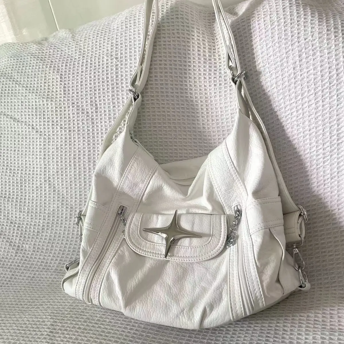 

2023 Korean Women Girl Simple Shoulder Bag Commuter Travel School Large Capacity Retro Cool Unique Design High New Fashion Bag