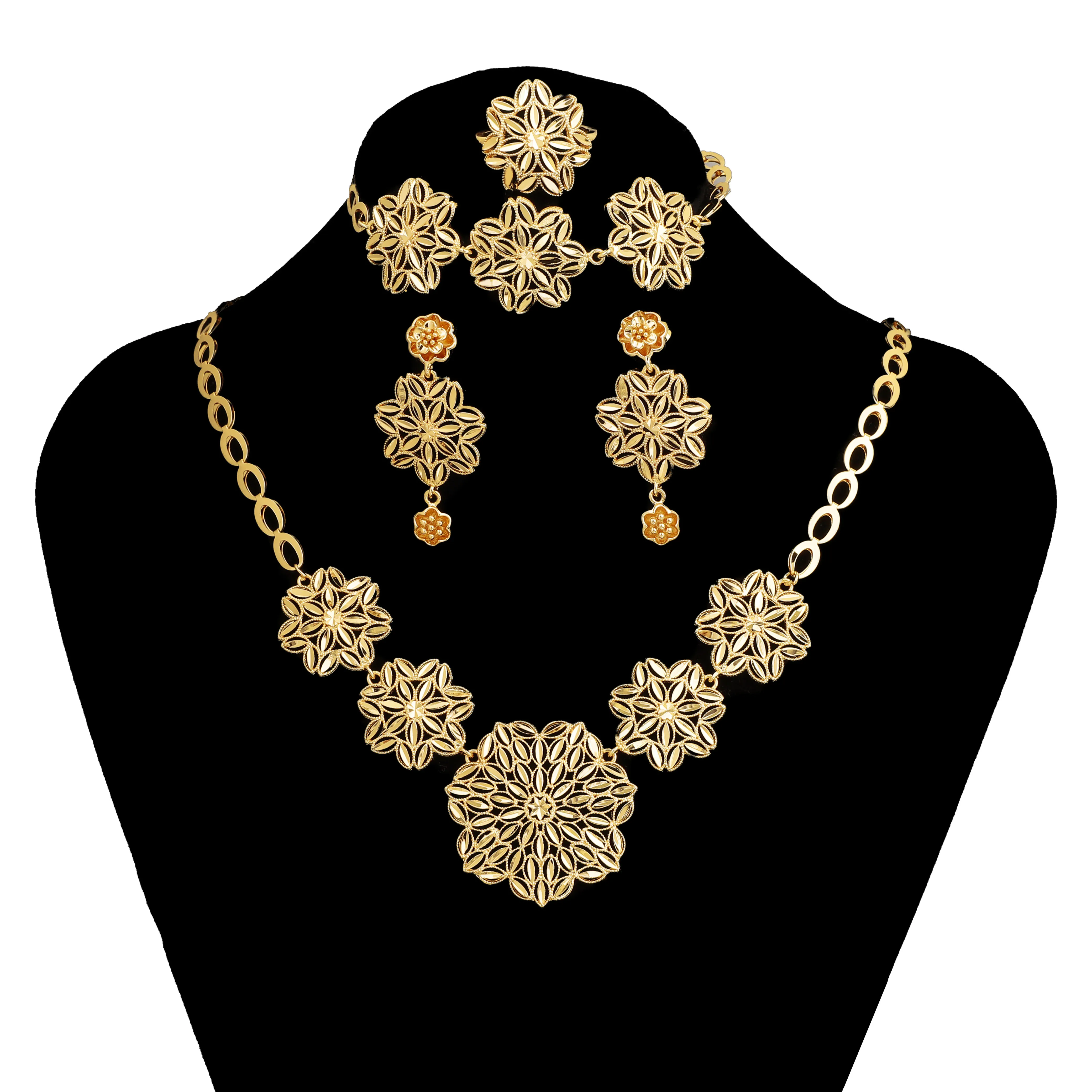 

Saudi Arabian Women's Jewelry Set of Four Elegant Flower Shaped Pendant Necklace Earrings Bracelet Rings Party Gifts
