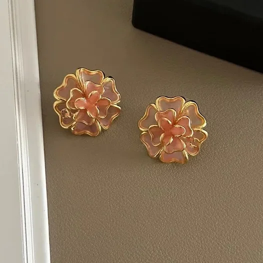 Простые серьги в летнем стиле с нишевым дизайном High Sense