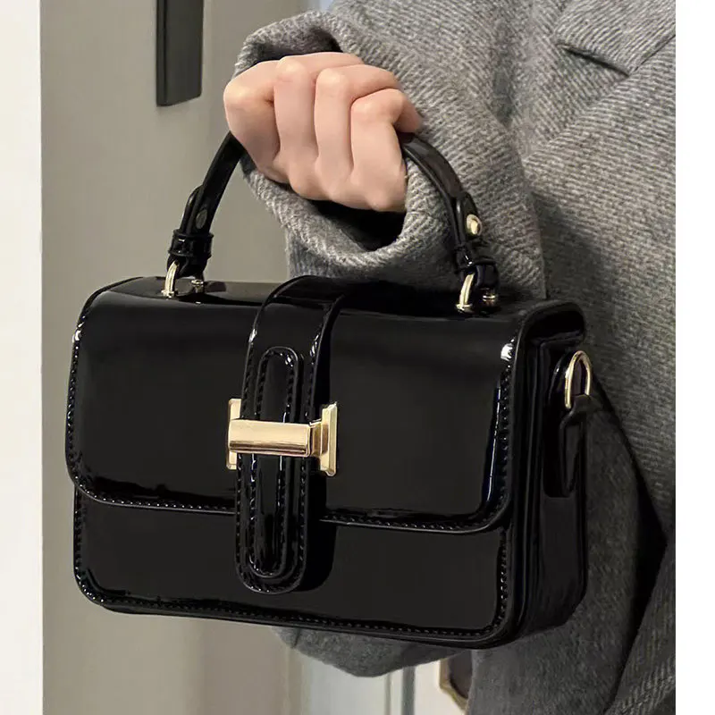 Shopping and Traveling Korean Version Fashion niche Simple Women's Handbag 2023 New Bright Face Versatile Crossbody Bag Trend