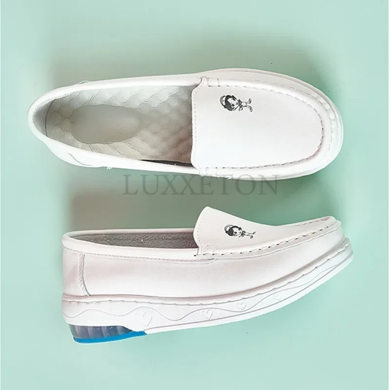 Женские кроссовки из натуральной кожи на мягкой подошве