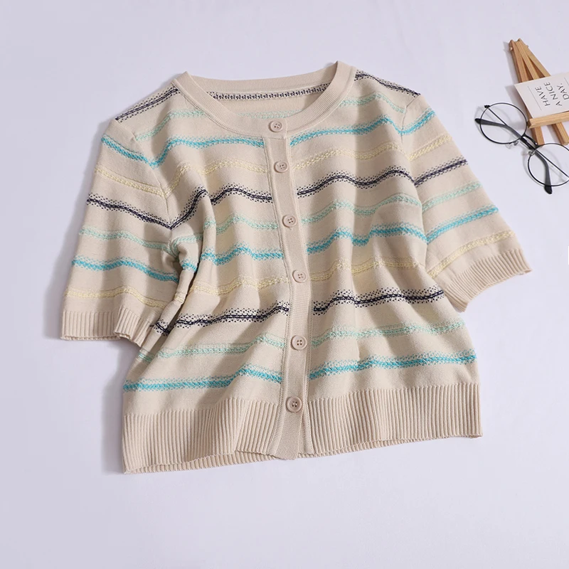 Фото Свитер в цветную полоску, футболки, новинка для женщин, летний кардиган с коротким рукавом и круглым вырезом, тонкие пуговицы №3