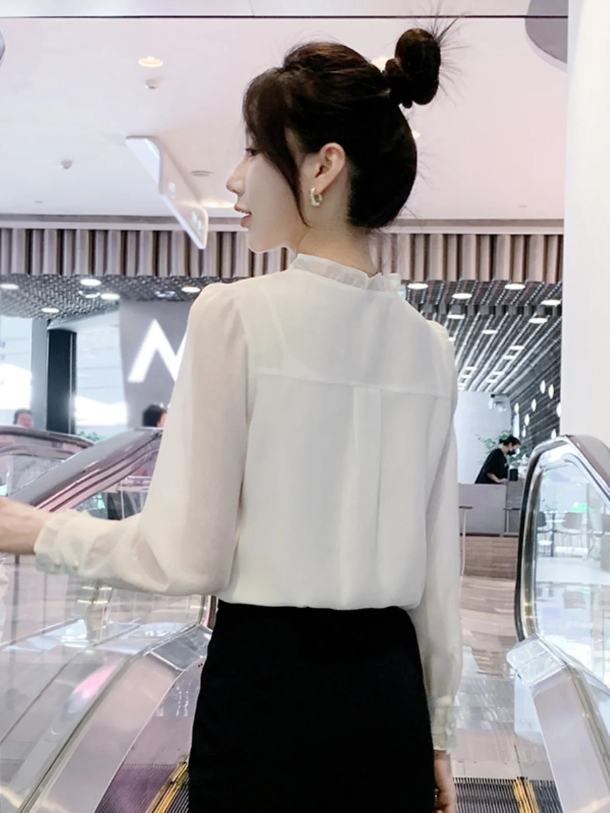 Дизайнерская белая рубашка женская осень 2023 осенняя новая внутренняя одежда