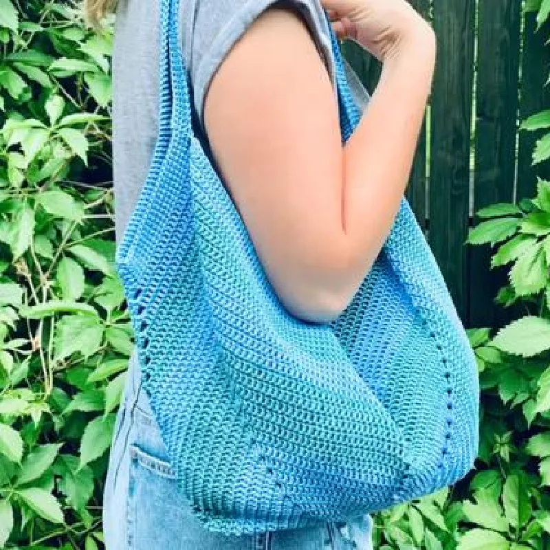 Handmade crochet hollowed out summer women's shoulder bag crossbody bag, lightweight shopping bag, simple and fashionable