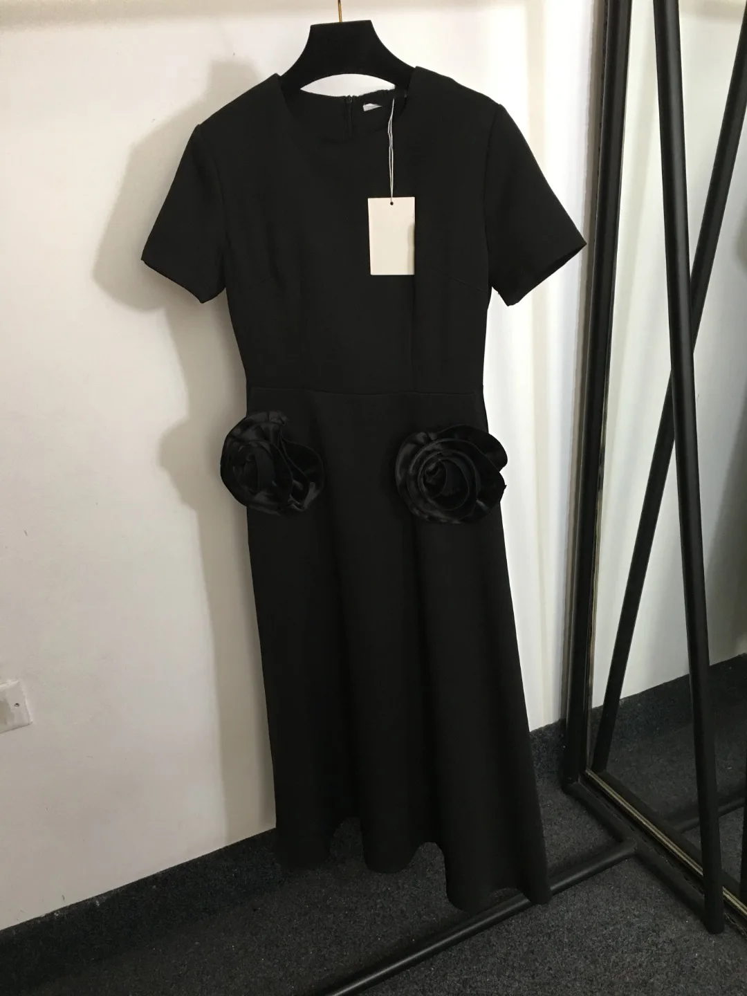 Женское платье с коротким рукавом [zoci] осеннее объемным цветочным украшением и