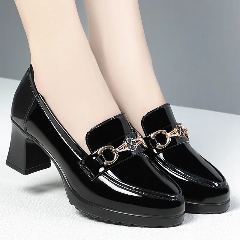 

Универсальные маленькие кожаные туфли для женщин, новинка 2023, женские туфли на толстом каблуке, мягкие кожаные туфли для мам