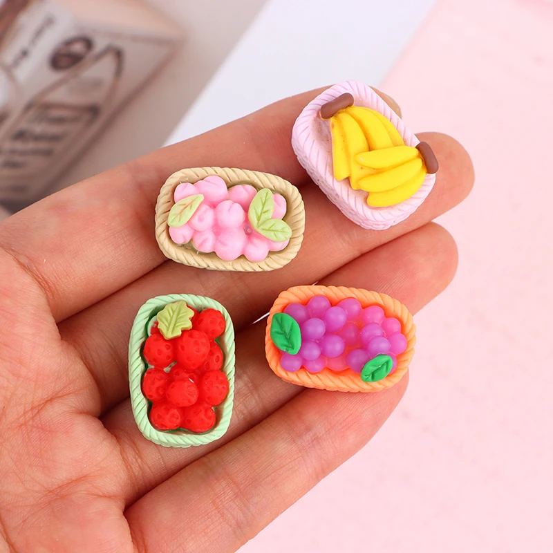 

5Pcs/Set Mini Fruit Tray Banana Peach Grape Strawberry Dollhouse Doll House Miniature Props Kitchen Decor Kids Pretend Toys