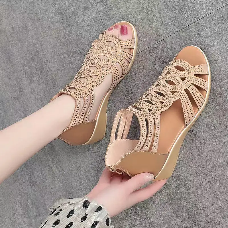 Fashion Soft Leather Roman Sandals Women's Summer 2023 New Soft Sole Sandals Elegant Temperament Slope Heel Women's Sandals