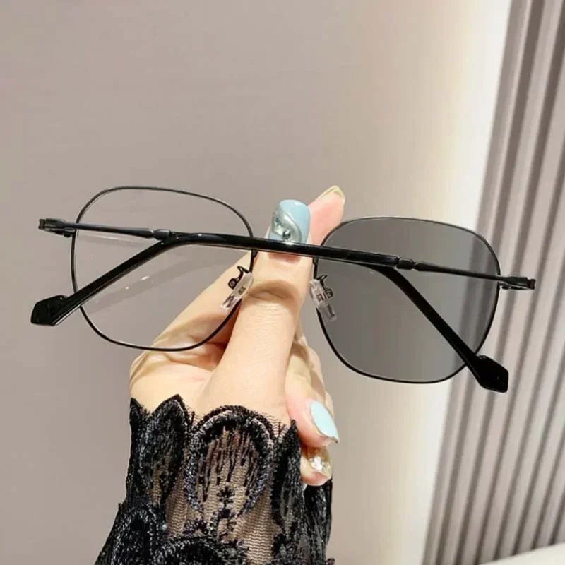 Очки солнцезащитные женские с фотохромными линзами и диоптриями