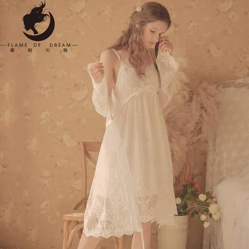 

Flame Of Dream Sexy Nightdress With Breast Pad Suspender Two-piece Home Clothes Sweet And Lovely Fairy Court Style Lace Robe1605