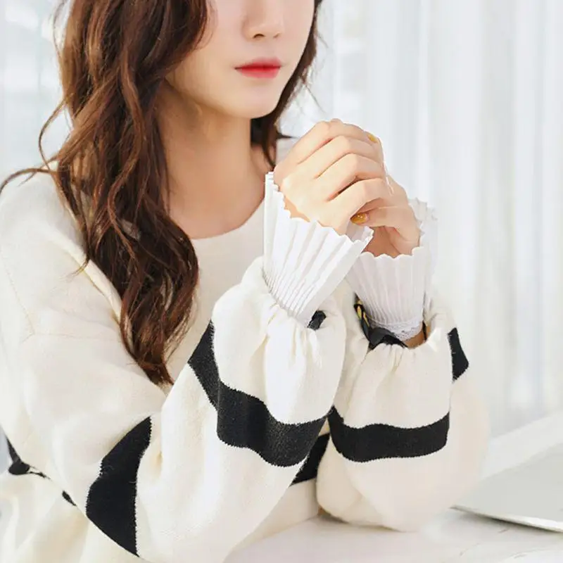 Vintage Women's Ruffles Decorated Cuffs Hollow Out Embroidery Floral Lace Fake Sleeves High Elastic Double Layer Sleeve |