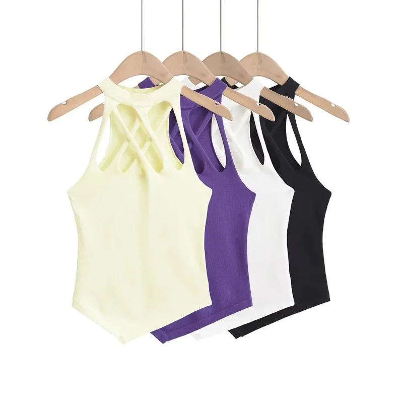 Женский трикотажный топ с вырезами и асимметричным подолом