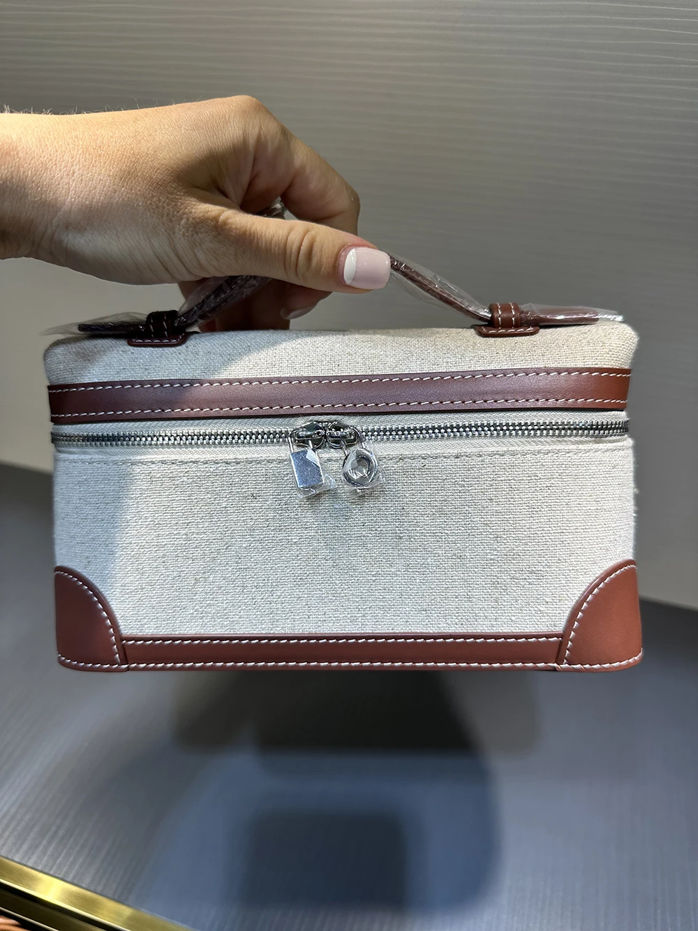 Дорожная сумка из натуральной коровьей кожи