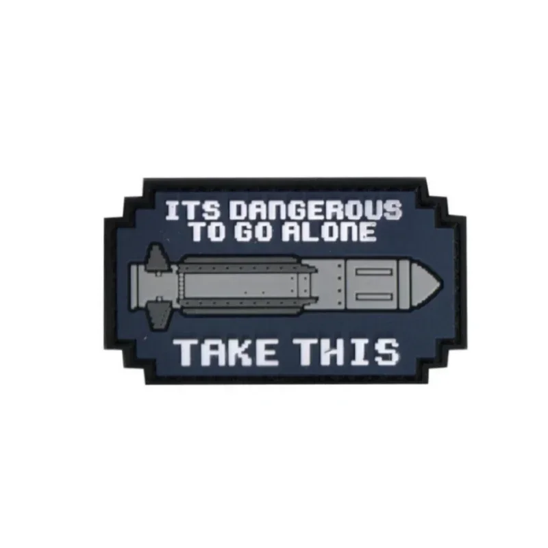 Нашивки с крючками и петлями для оружия из ПВХ версии Q. Опасный в одиночку.