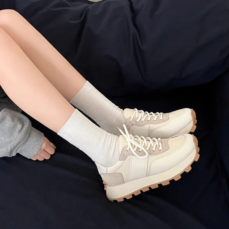 Кроссовки женские на шнуровке удобные дышащие повседневная обувь для бега