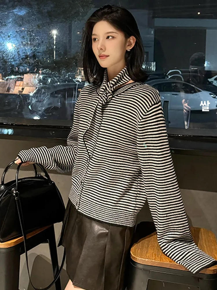 Женский свитер с шарфом в полоску стиле ретро новинка 2024 популярный