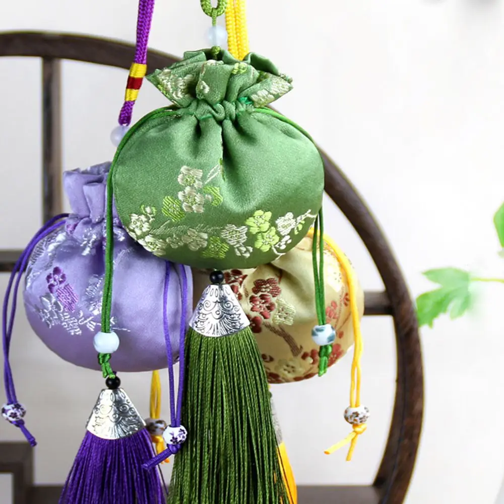 

Embroidery Plum Flower Pattern Sachet Fashion Portable Car Hanging Bedroom Decoration Chinese Style Brocade Empty Bag Jewelry