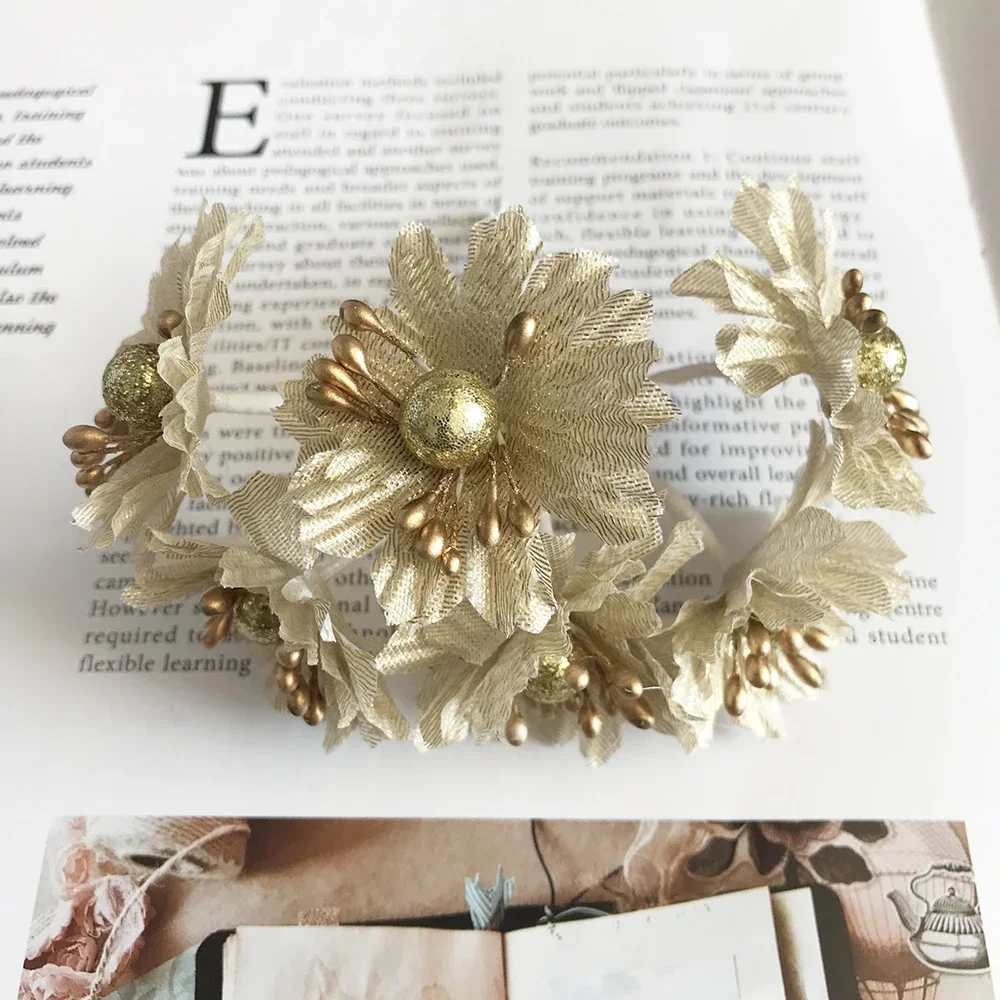 

Искусственный шелковый букет цветов золотистый серебристый 6 шт