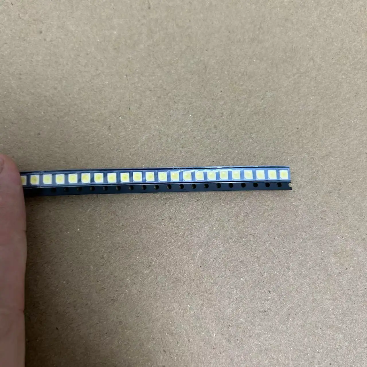 

10PCS for Nissan TIIDA Sylphy TEANA Cedric Dashboard Light Original 3528 1210 LED SMD 4 Feet Lamp Beads