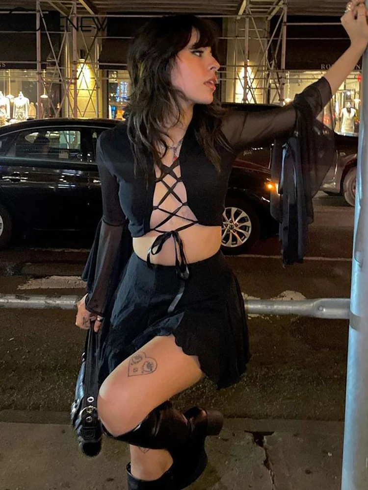 

Cutenew Женский Черный Топ с длинным рукавом, короткая облегающая Сетчатая футболка с перекрестным бандажом и Расклешенным рукавом, привлекат...