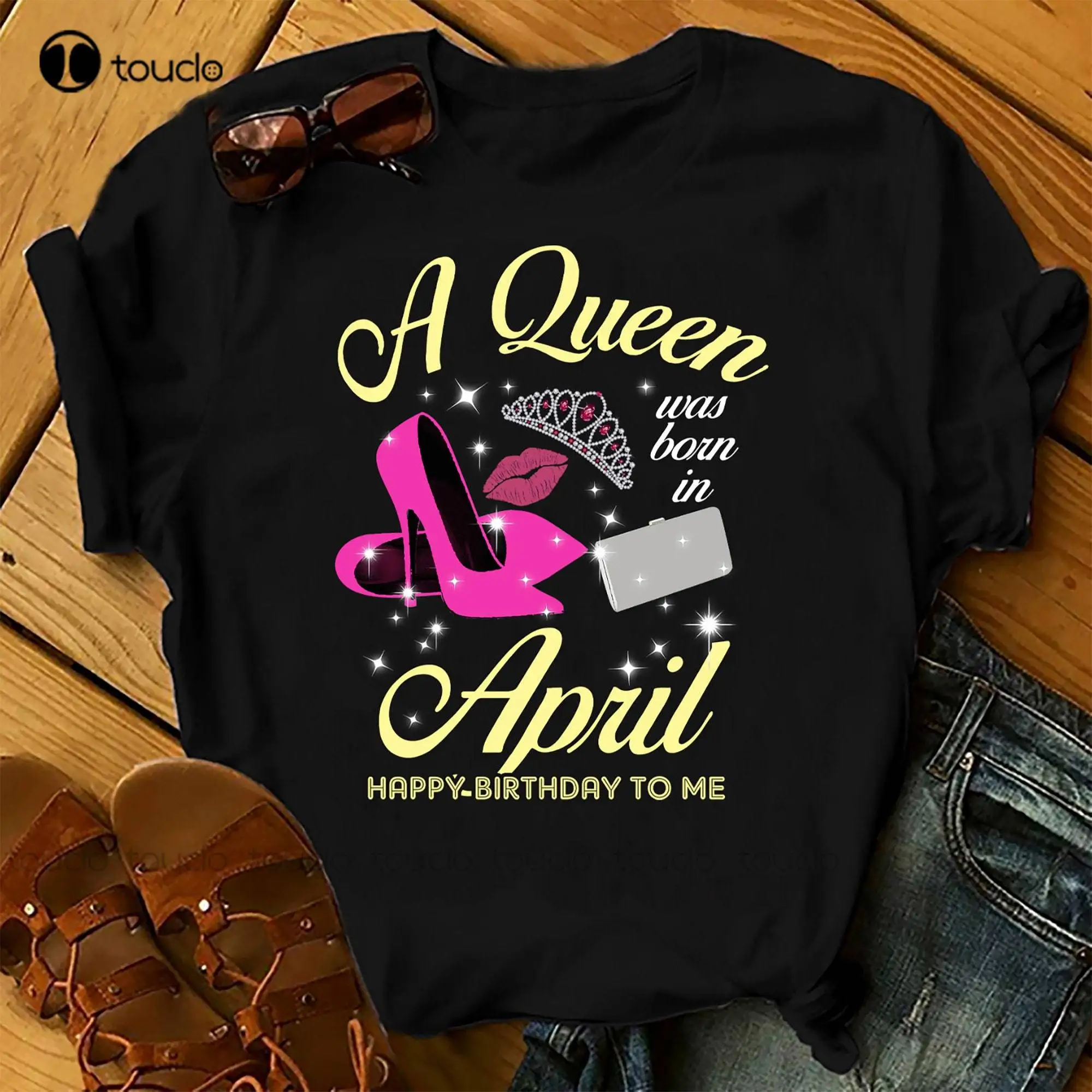 

Футболка женская с надписью «A Queen Was Born In April»