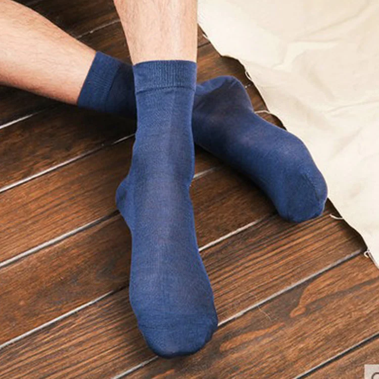

Summer New Men's Business Socks Versatile Mulberry Silk Adult Socks Solid Color Thin Breathable, Sweat-absorbing, and Breathable