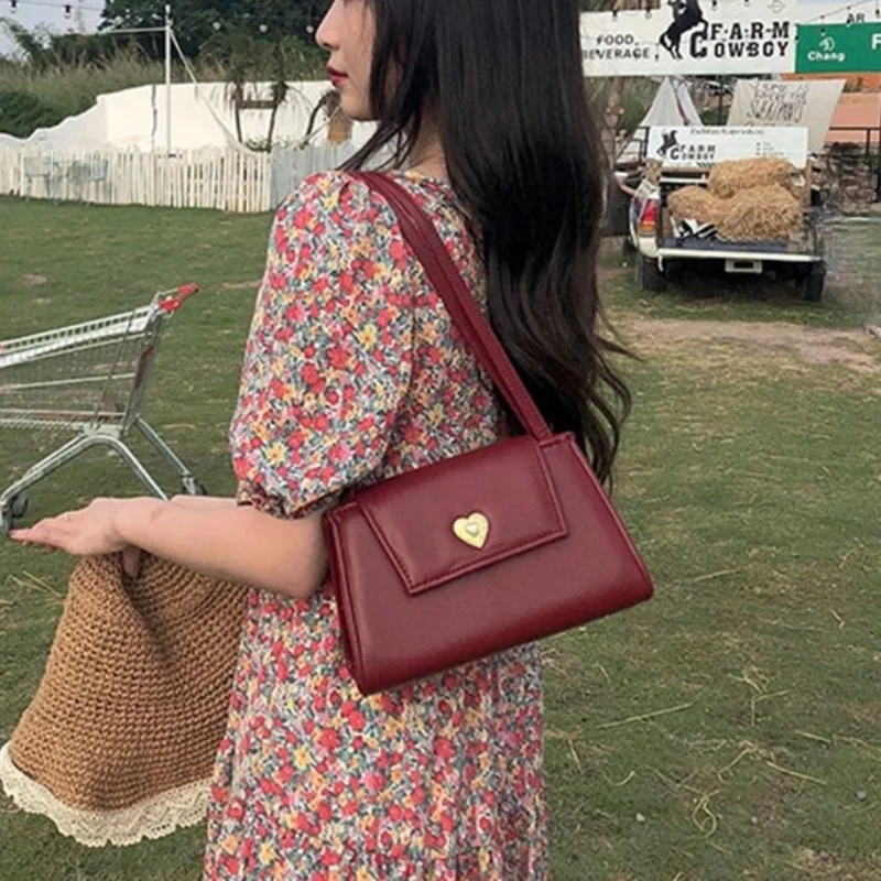 

PU Leather Women Purse Handbags Elegant Designer Retro Ladies Small Shoulder Armpit Bag Fashion Girls Female Heart Underarm Bags