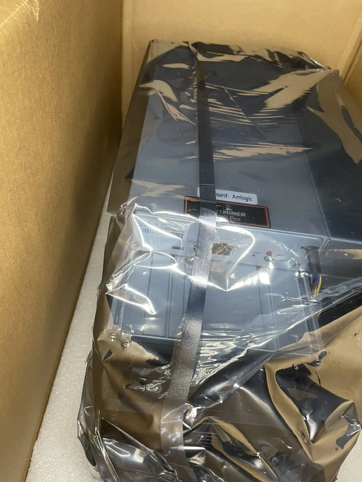 

Bitmain Antminer E9 Pro 3680Mh/s±10% 2200W ETC Asic Miner 3.68Gh/s