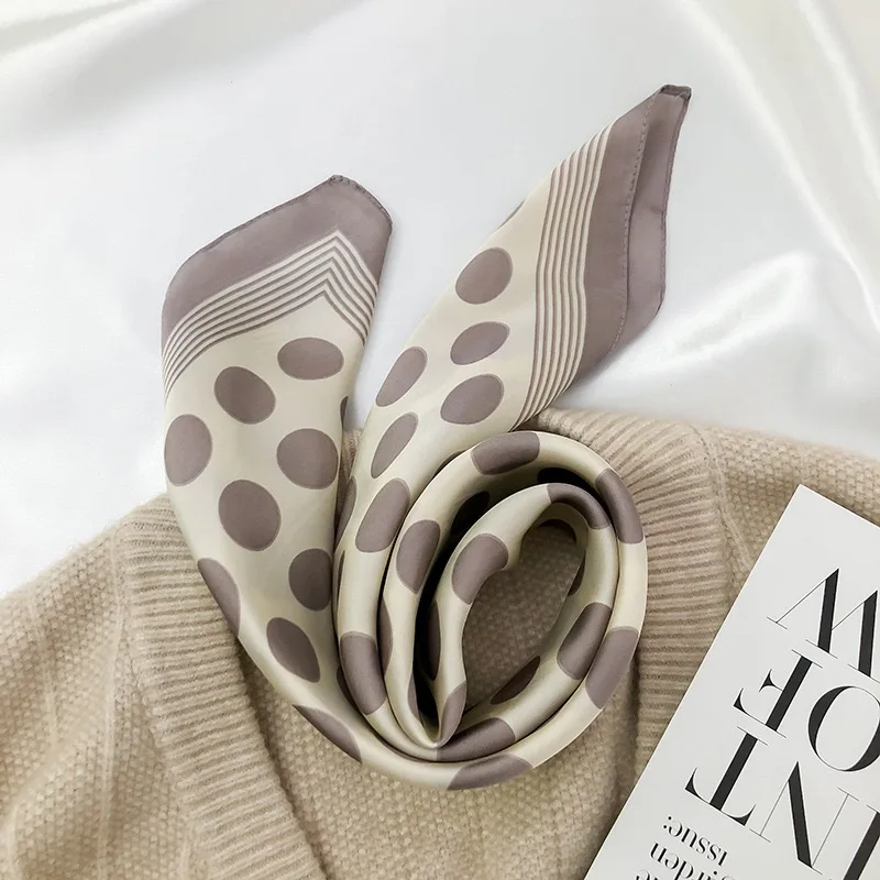 

2022 Fashion Plaid Square Scarves Women's Folar Classic Geometric Totem Scarves 70*70m Square Scarves Hair Tie Printed SCARF