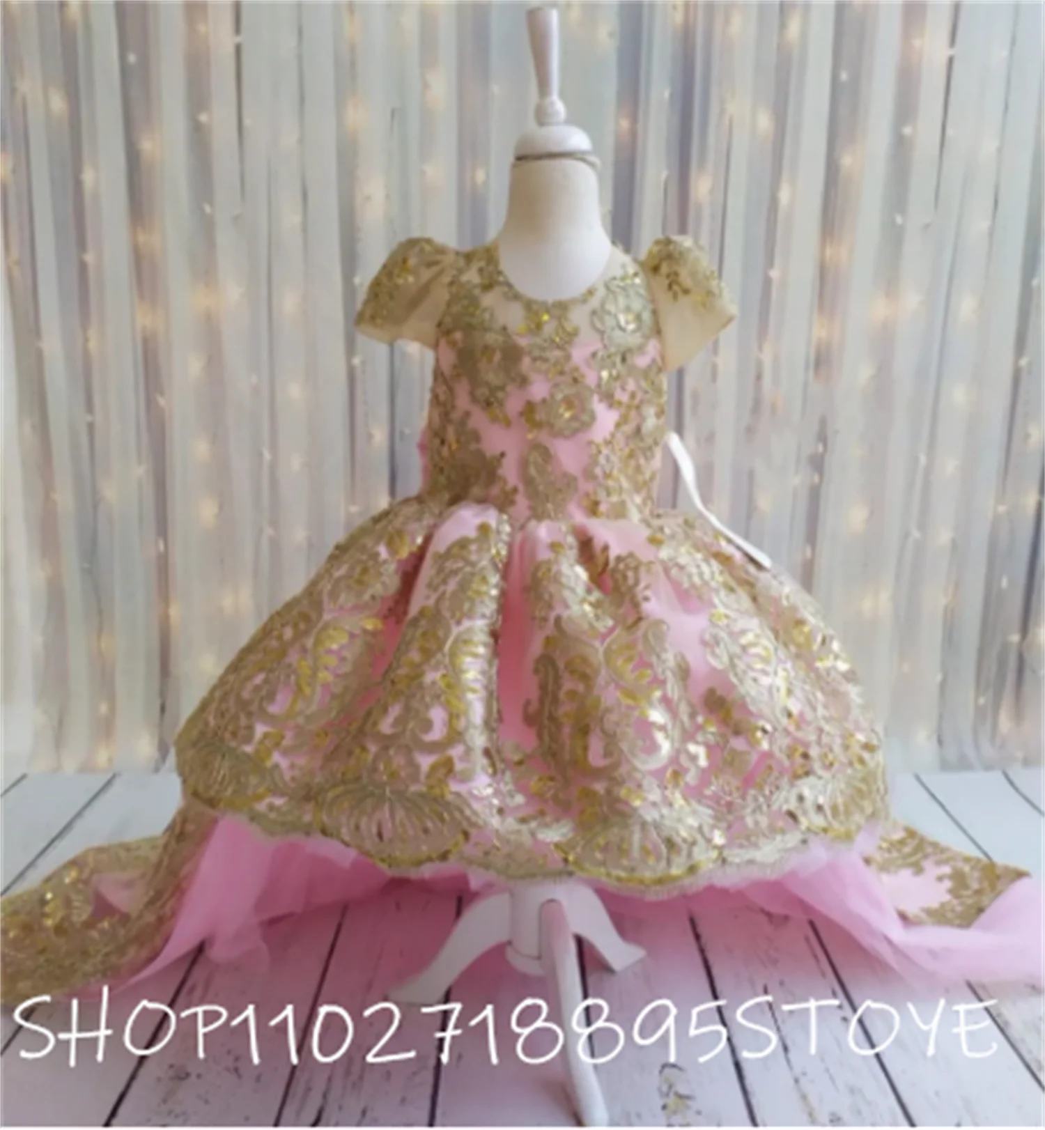 

Новинка, высокое качество, розовое золото, кружевные бусины, Цветочное платье для девочек, с рукавом-крылышком, детский головной убор с большим бантом