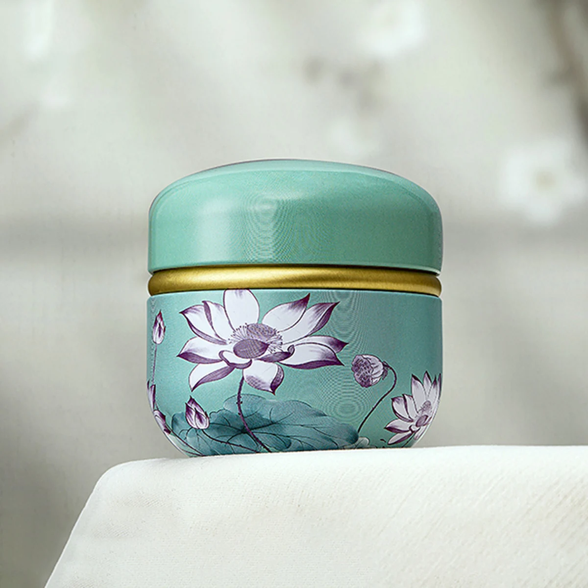 

Жестяные банки для хранения