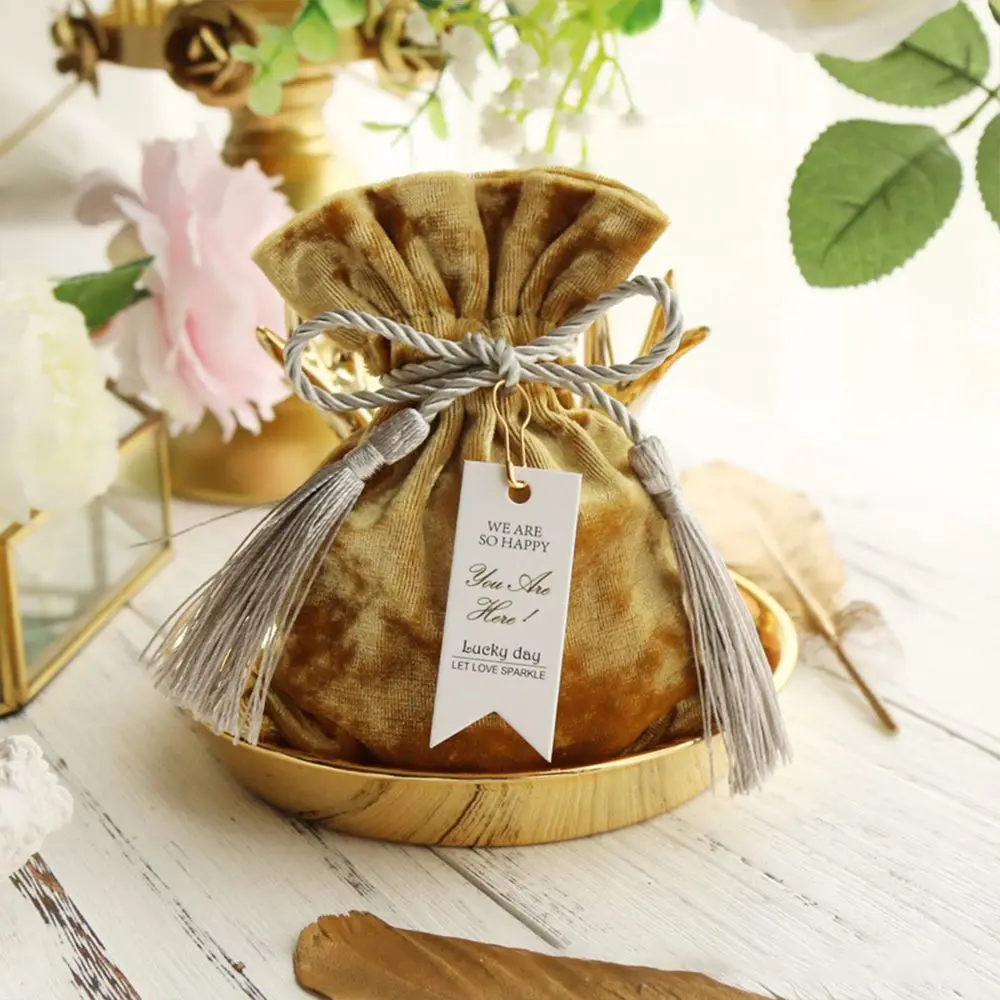 

Бархатные сумочки для подарков