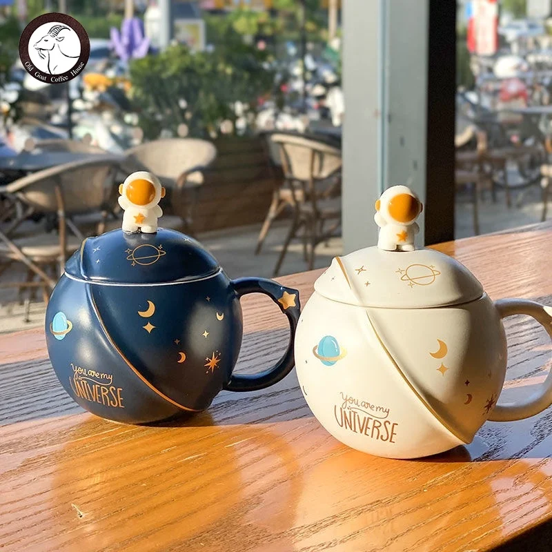 

New Creativity Astronaut Coffee Cup Ceramics Astronaut Planet Mugs With Spoon Children's Water Tea Cup Coffee Mug Gift Cup Set