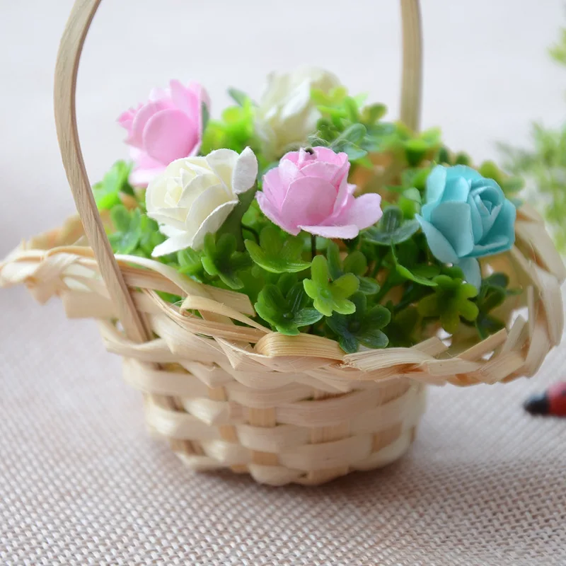 Фотообои с ручками Ротанговые корзины цветами для свадебного стола в