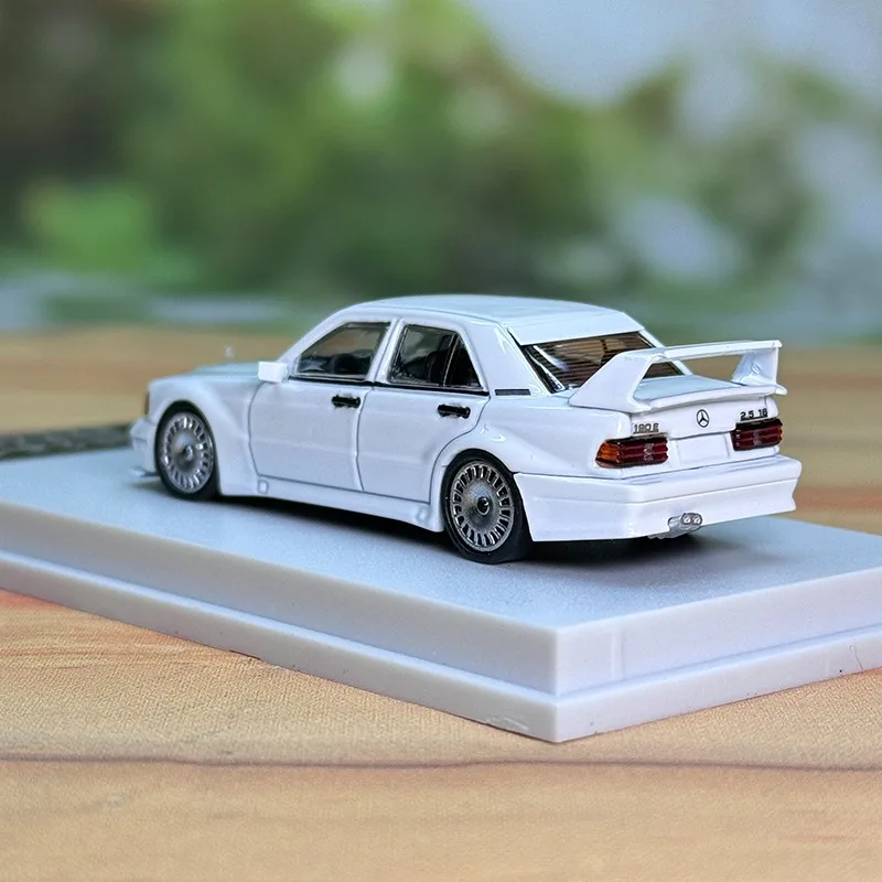 Модель автомобиля из сплава 1:64 190E W201 2 5-16 Evo