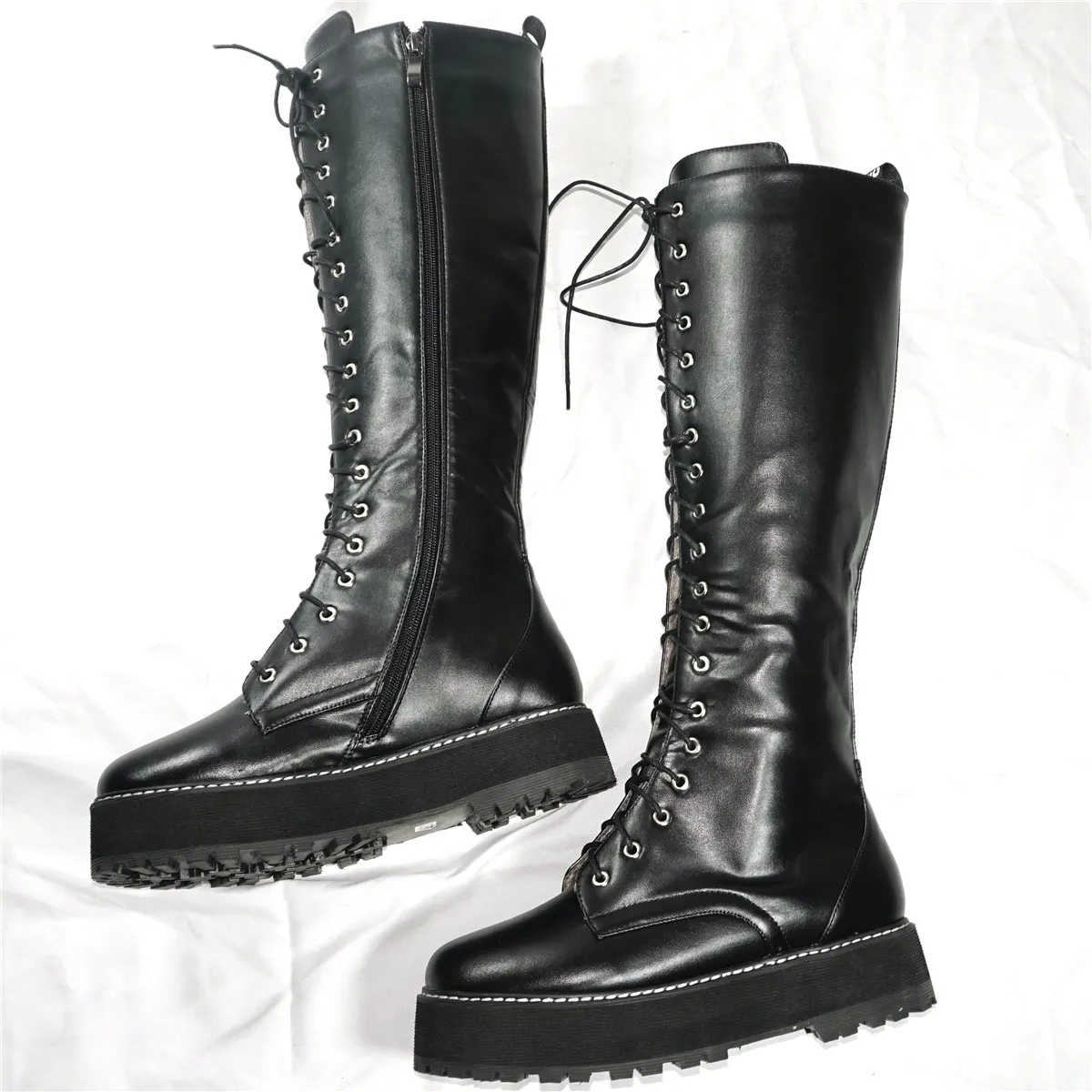 Зимние теплые туфли-оксфорды женская обувь из лакированной кожи на шнуровке