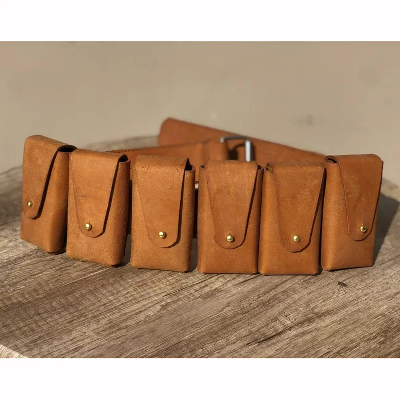 Кожаный поясной кошелек в стиле стимпанк с изображением песочника для людей