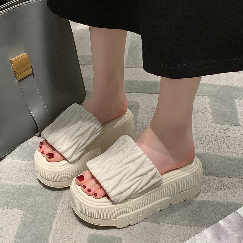 

Female Shoes Womens Slippers Outdoor Luxury Slides Low Platform 2023 Designer Summer Flat Fashion Rubber PU Basic Pleated