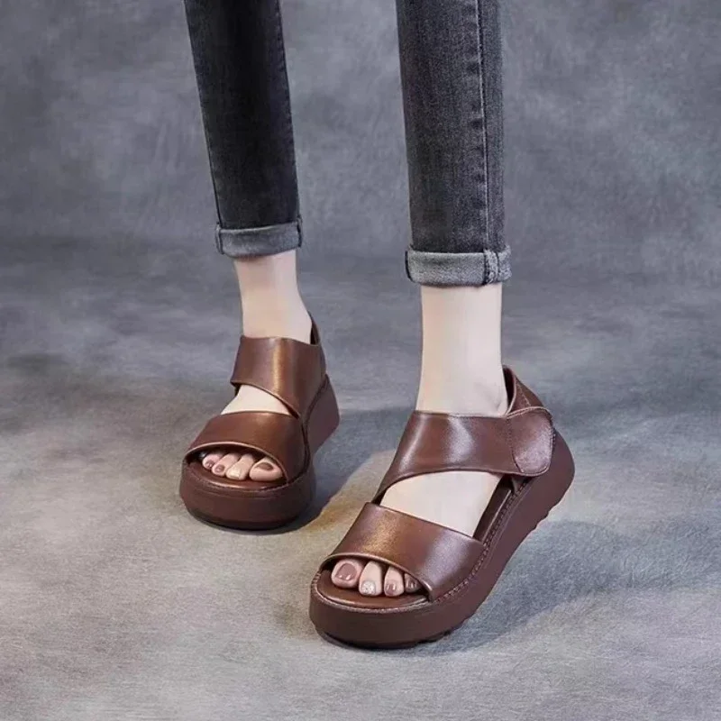 Сандалии женские в ретро стиле