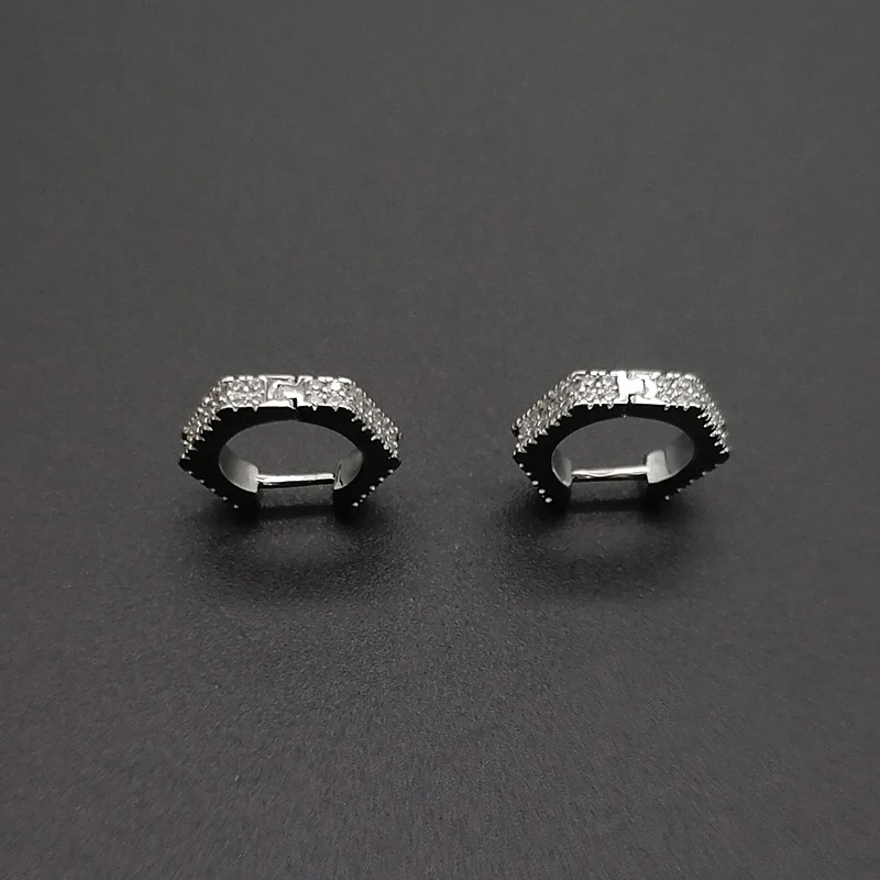 

Женские серьги-гвоздики из серебра 925 пробы